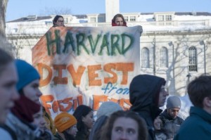 Students at Harvard University call for divestment in fossil fuels. (The Berkshire Edge)